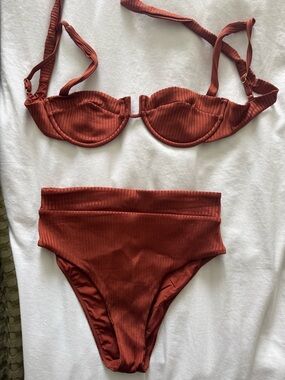 Monday Swimwear Cala Roja Top
